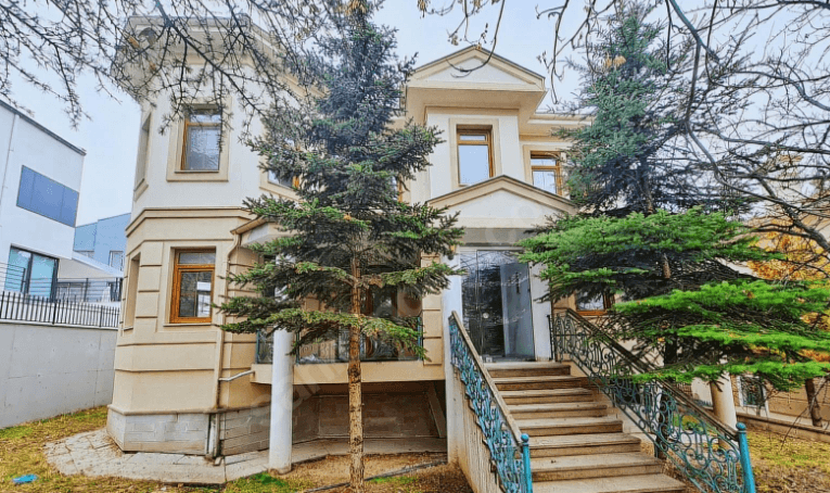 VILLA SUITABLE FOR PRESTIGIOUS OFFICE / WORKPLACE USE IN ÇAYYOLUN