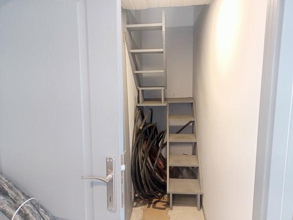 ПРОДАЕТСЯ МАГАЗИН ХУЗУР ОТ БАХАДИРА ЭМЛАКА 70М2 С ВЫСОКИМ ПОТОЛКОМ НА УЛИЦЕ 1112 Image 2