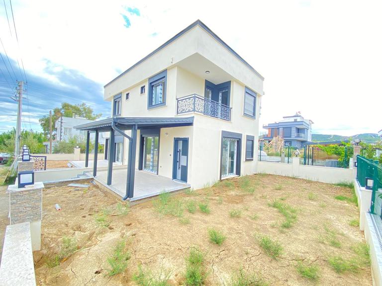 2+1 Villa for Sale with Magnificent Nature View in Doğanbey Image 1